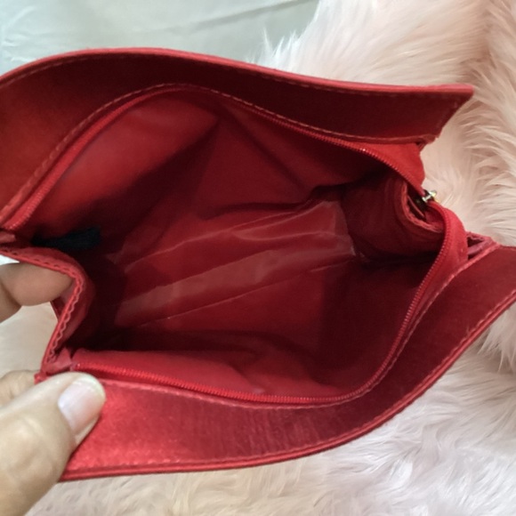 YSL & Jimmy Choo pouches and Jeffrey Star lip gloss 3 piece bracelets & earrings - Picture 6 of 11